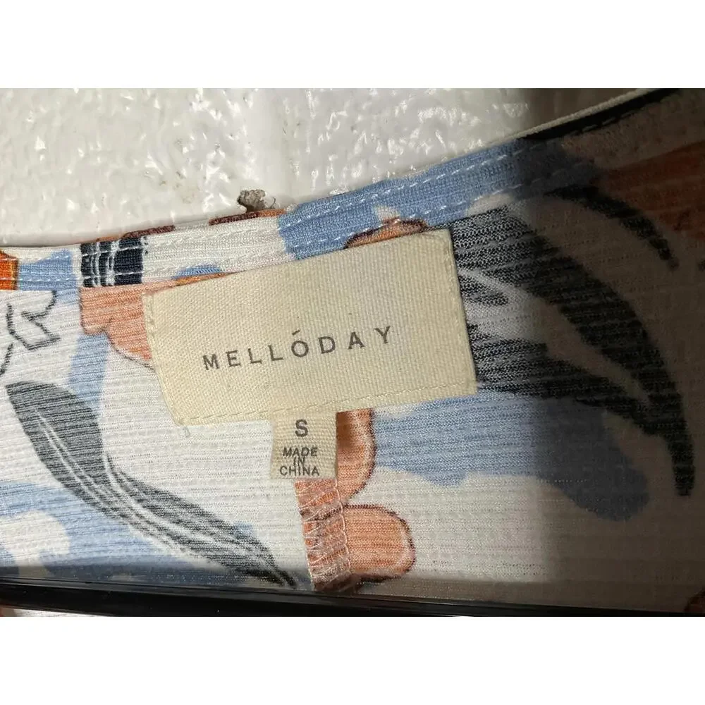 < Melloday Floral Ruffle Sleeve Blouse > - Picture 3 of 5